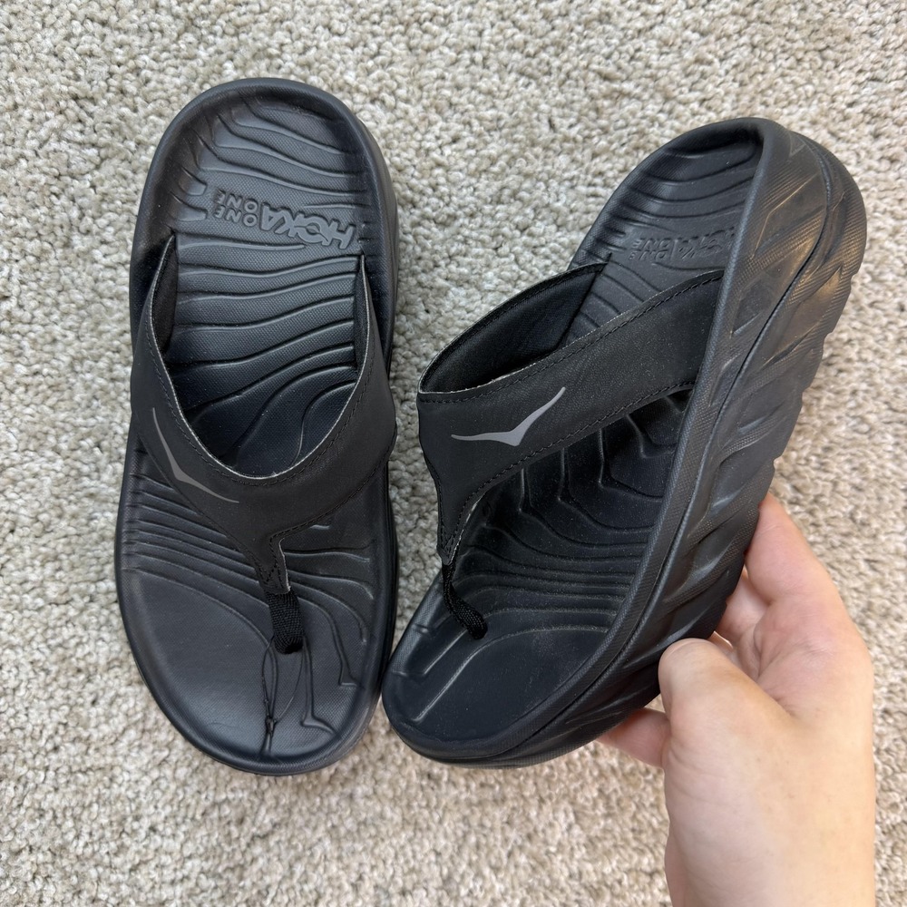 HOKA ONE ONE Sandals Womens Size 6 Black Thong Comfort Recovery Summer Flip Flop